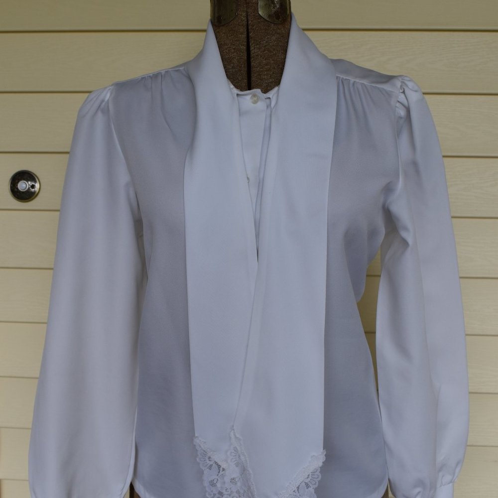 Rhonda Lee White Vintage Blouse (14) - Picture 5 of 6